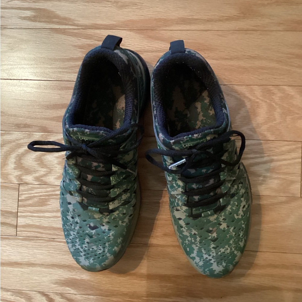 Nike Men’s Air Solstice